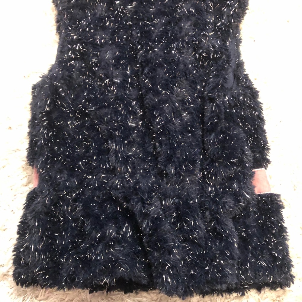 Fur Vest - Picture 4 of 4